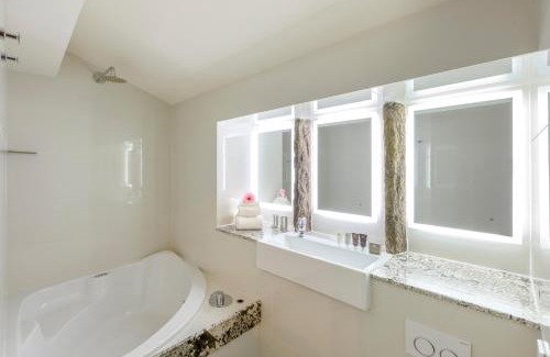 Dobcross Hotel | The Saddleworth Hotel