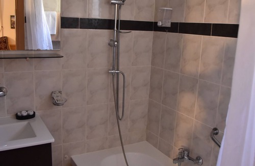 Safed Casa | The Safed Inn