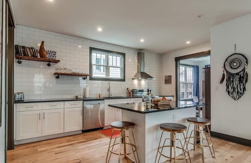 McFerrin Park Casa | The Sage Estate - Only 6 Minutes from Downtown
