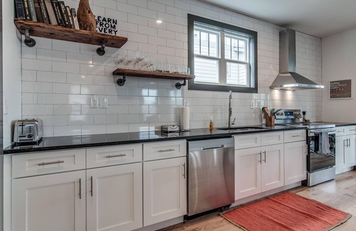 McFerrin Park Casa | The Sage Estate - Only 6 Minutes from Downtown