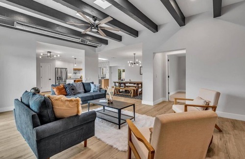 Raskin Estates Casa | 🌵The Saguaro Sanctuary! Relaxing Retreat with Heated Pool! 🌵With Casita!