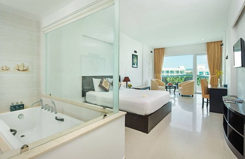 Old Quarter Complejo | The Sailing Bay Beach Resort