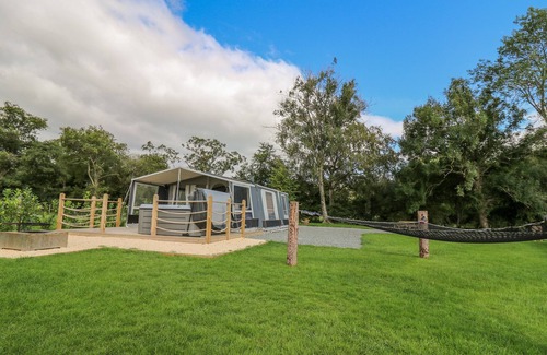 Llandrindod Wells Cabaña | The Salmon