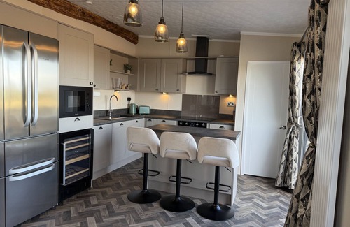 St. Andrews Cabaña | The Saltire Lodge that sleeps 6 guests in 3 bedrooms