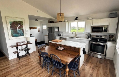 Darnley Casa | The Salty Hook close to Thunder Cove Beach