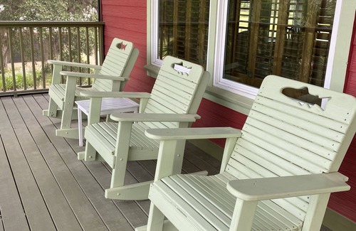 Steinhatchee Casa | The Salty Siren- Steinhatchee Landing Resort Sleeps 9 -New High Speed Internet