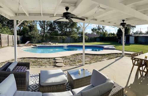 Northside Casa | The Sanctuary-8 minutes from Jax airport and 5 miles from the Jacksonville Zoo!