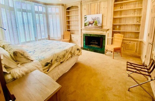 Sharp Park Villa | The Sanctuary · A walled sanctuary next to ocean and golf course