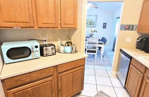 Port Malabar Casa | The Sanctuary Cove: Pool, Beach, Coastal, Tiki BAR vibes!