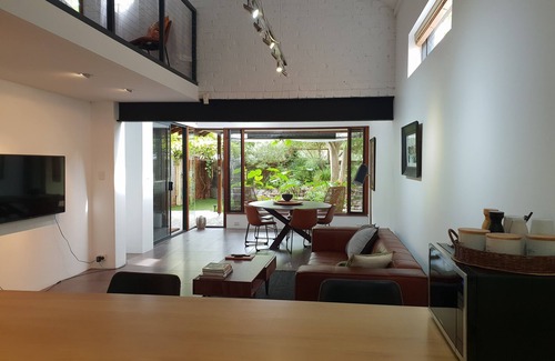 South Fremantle Casa | The Sanctuary - unique, urban and private with gorgeous garden