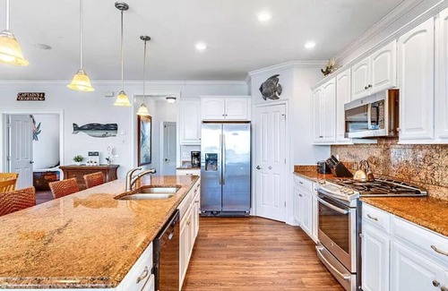Treasure Beach Village Casa | The Sand Bar 🐶Friendly, Beach Views, Private Pool & HotTub, SGI Gated Community