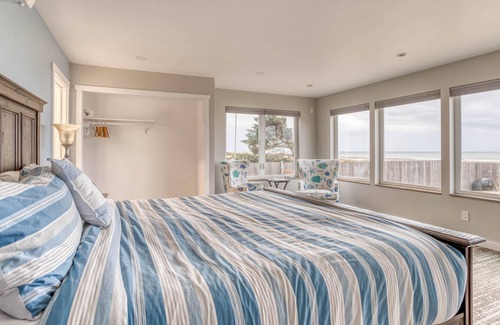 Rockaway Beach Casa | The Sand Castle