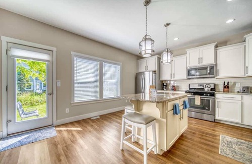South Haven Casa | Spacious Dog-Friendly Getaway with Year-Round Pool & Hot Tub