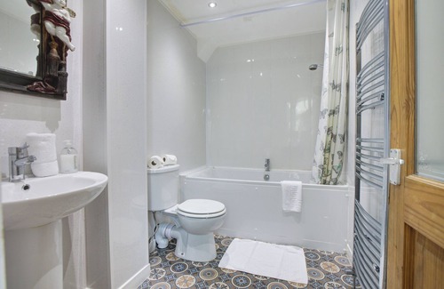 Blackpool Town Center Hotel | The Sandringham Court Hotel and Apartment