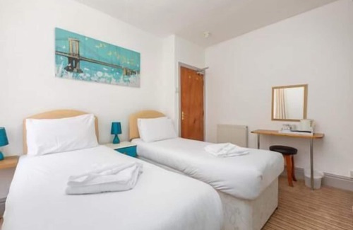 Blackpool Town Center Hotel | The Sandringham Court Hotel and Apartment