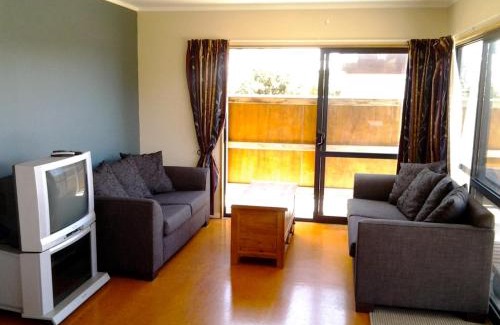 Matarangi Casa | The Sands - Matarangi Holiday House