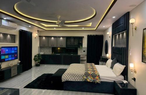 Multan Apartamento | The Sapphire Suites