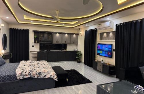 Multan Apartamento | The Sapphire Suites