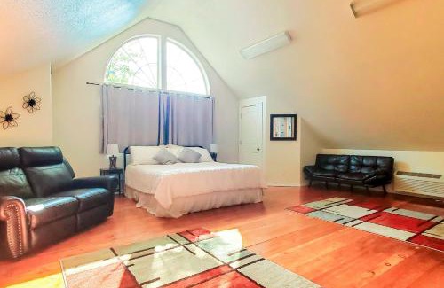 Cave Junction Casa | The Sasquatch Loft