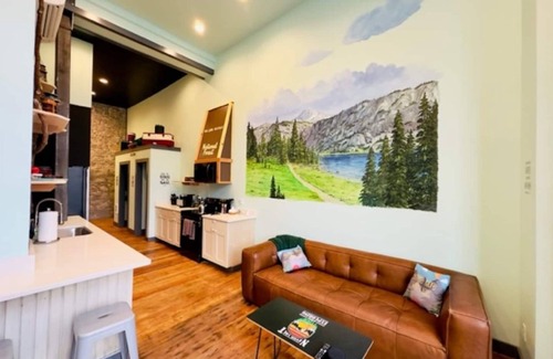 Enterprise Condominio | The Sawtooth Condo is part of the historic Litch Hotel