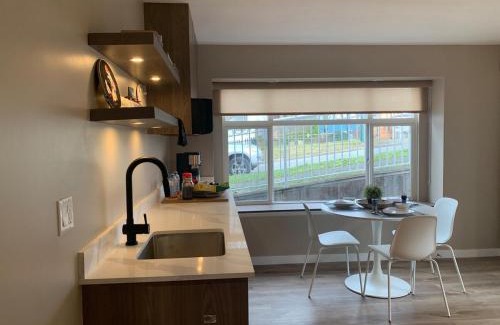 Renfrew-Collingwood Apartamento | The Scandinavian House by Maple Dream Homestay- near Sky train