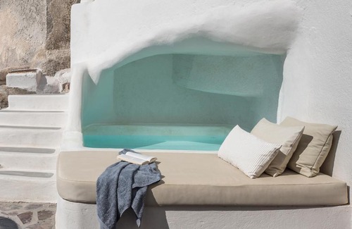 Oia Villa | The sculptor's house by Cycladica