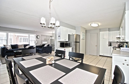 New London Casa | 40FT A OCEAN BEACH GATE! 6 camas de matrimonio