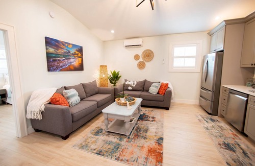 White Street Gallery District Casa | The Sea Glass Cottage in Historic Key West