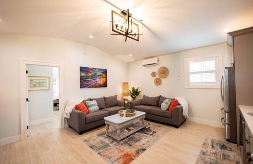 White Street Gallery District Casa | The Sea Glass Cottage in Historic Key West