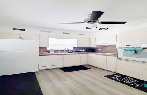 South Pinellas Community Council Casa | The Sea Scallop Minutes to Madeira Beach