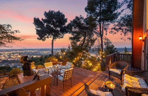 Mission Valley East Casa | The SeaBarn: Stargazing Hot Tub & Vista Views