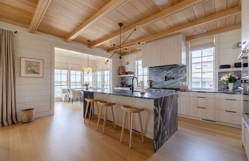 South End Casa | The Seafarer Summary: