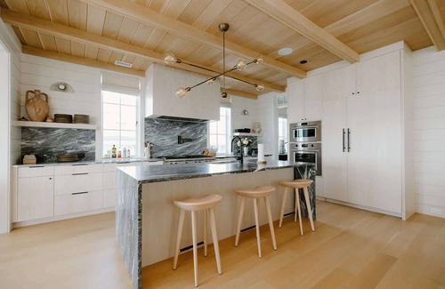 South End Casa | The Seafarer Summary: