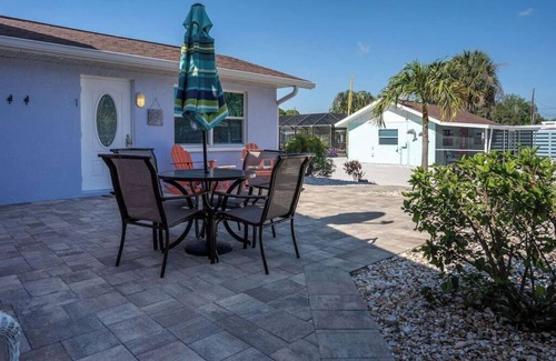 Laurel Casa | The Seahorse