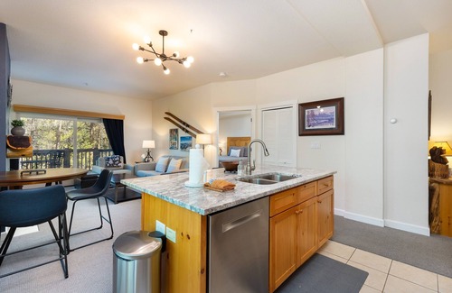 Lakeside Village Condominio | The Seasons 1834 2 Bedroom Condo by RedAwning