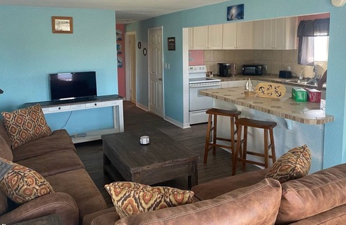 Rockport Casa | The SeaTickle Awaits, 10-15 min drive to Rockport Beach and Downtown Rockport!