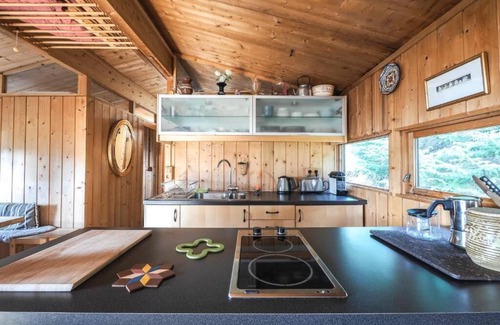 Capital Region Cabina | The Secret Cabin with hot tube close to the Blue Lagoon