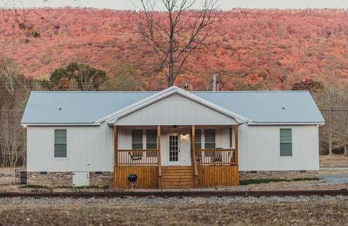 Chickamauga Casa | The Section House - a mountain retreat with incredible views near Chattanooga!