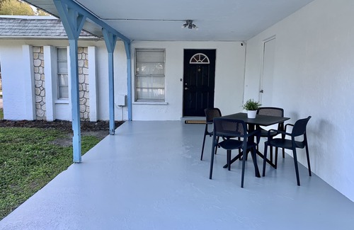 Bayshore Gardens Casa | “The Sequel” - King bed - Renovated - near IMG