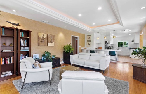 Westchester Casa | The Serene Haven on 77th Pl #41787