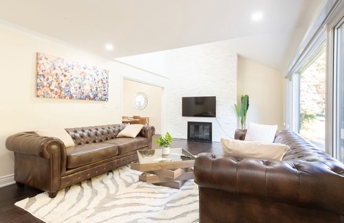 Clarkson-Lorne Park Casa | The Serenity Home Pool/Yoga/Game Room by the Lake