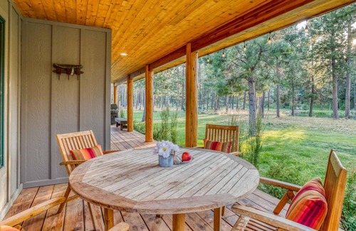 Oregon Water Wonderland Cabina | The Settle Inn Riverfront Retreat