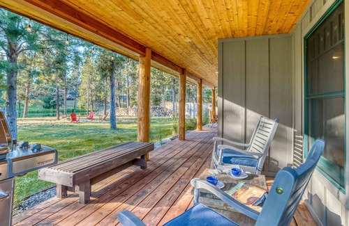Oregon Water Wonderland Cabina | The Settle Inn Riverfront Retreat