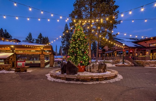 Oregon Water Wonderland Cabina | The Settle Inn Riverfront Retreat