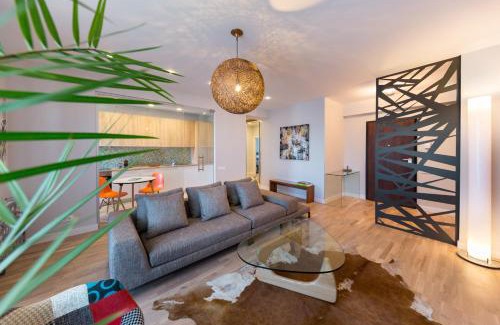 Baneasa Apartamento | The Shades of Grey-Tranquil 4th-Floor Apartment Baneasa Area