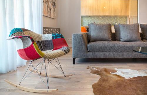 Baneasa Apartamento | The Shades of Grey-Tranquil 4th-Floor Apartment Baneasa Area
