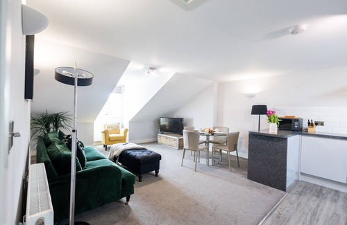 Whitnash Apartamento | Stunning Leamington Spa two bed apartment