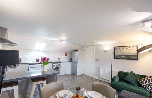 Whitnash Apartamento | Stunning Leamington Spa two bed apartment
