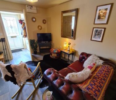 Rugeley Apartamento | The Shambles by Spires Accommodation A Boho styled place to stay just 3 miles from Birches Valley visitors Centre Cannock Chase