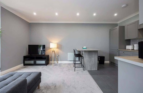Wythenshawe Apartamento | The Sharston- Close To Airport- Free Secure Parking